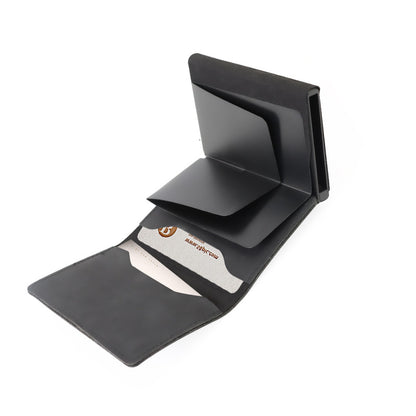 Minimalist Leather Wallet with AirTag Holder