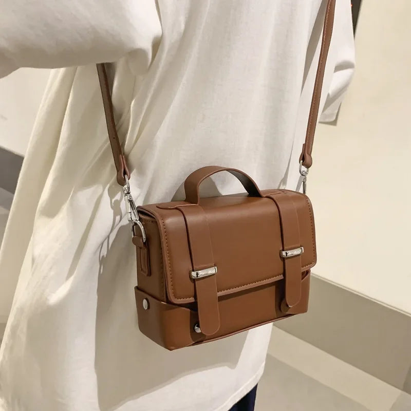 Minimalist Leather Crossbody Bag for Men and Women - Al-Noor Bazaar