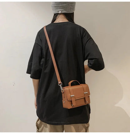 Minimalist Leather Crossbody Bag for Men and Women - Al-Noor Bazaar